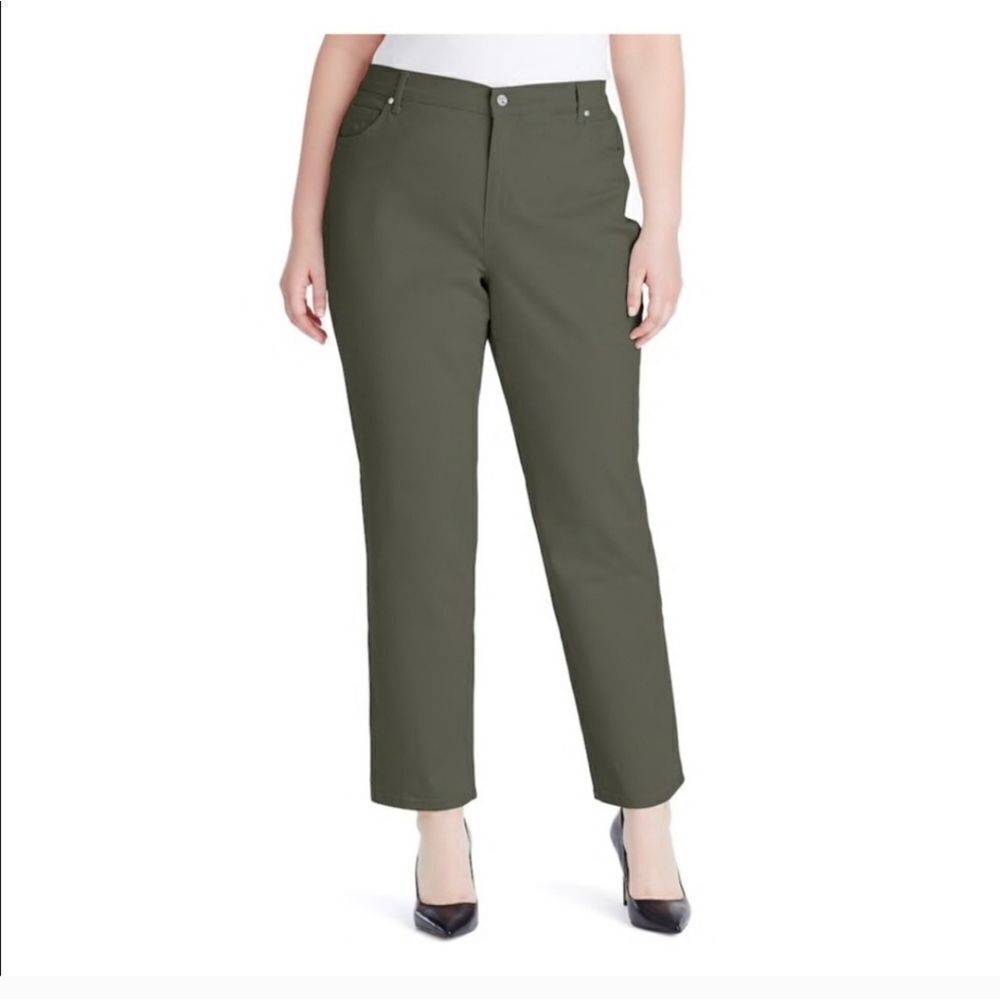 #396 Gloria Vanderbilt "Amanda" Olive Colored Jeans- Size: 26W